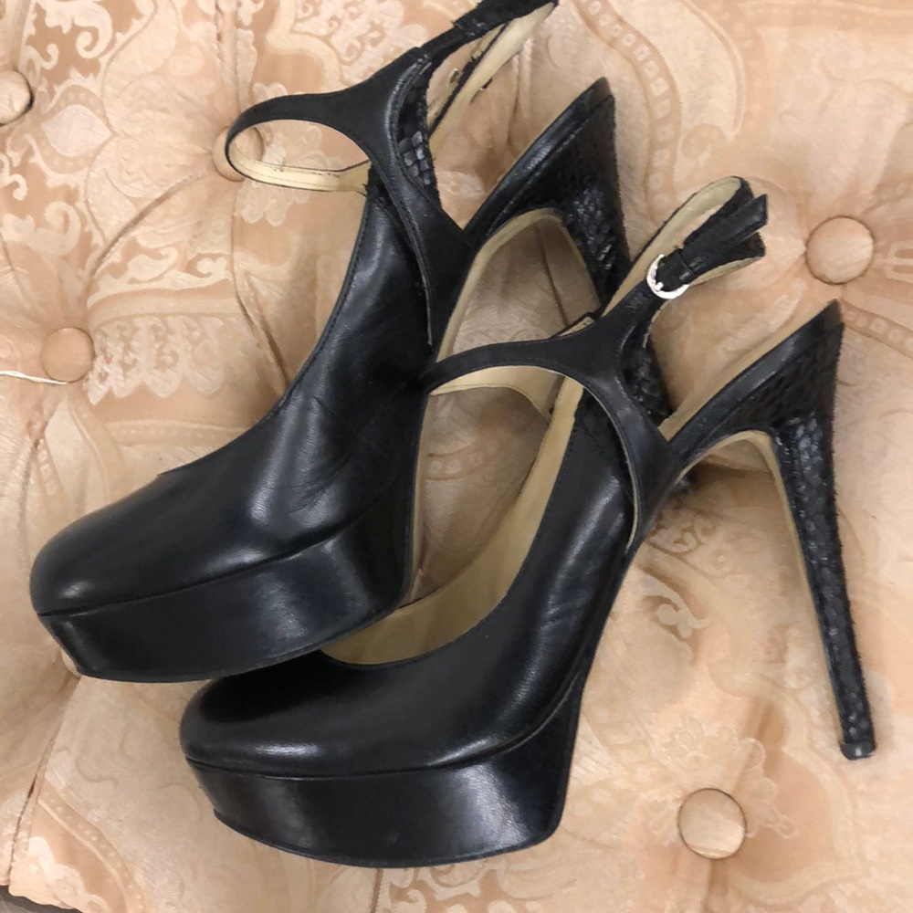 Gorgeous 5 inch Ivanka trump shoes 9 great shape!